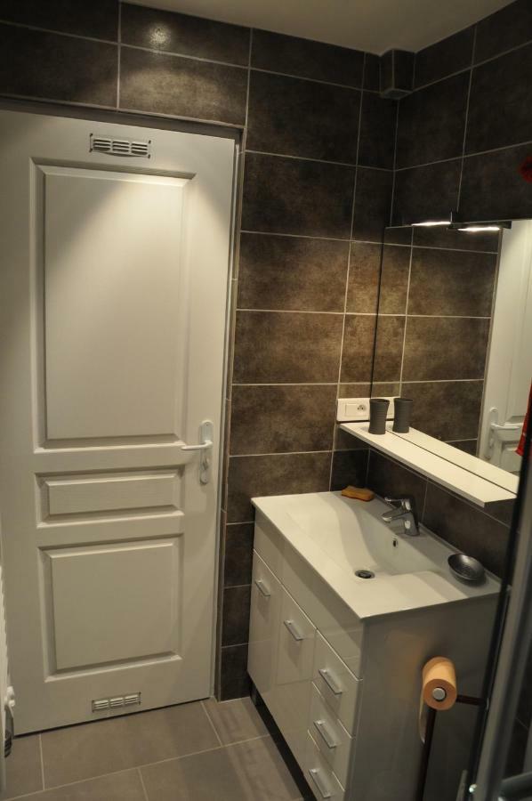 Charmant Studio Tout Proche Du Port Ницца Экстерьер фото