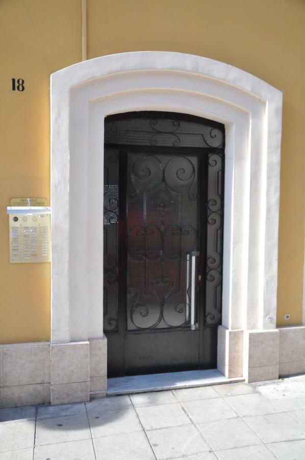 Charmant Studio Tout Proche Du Port Ницца Экстерьер фото
